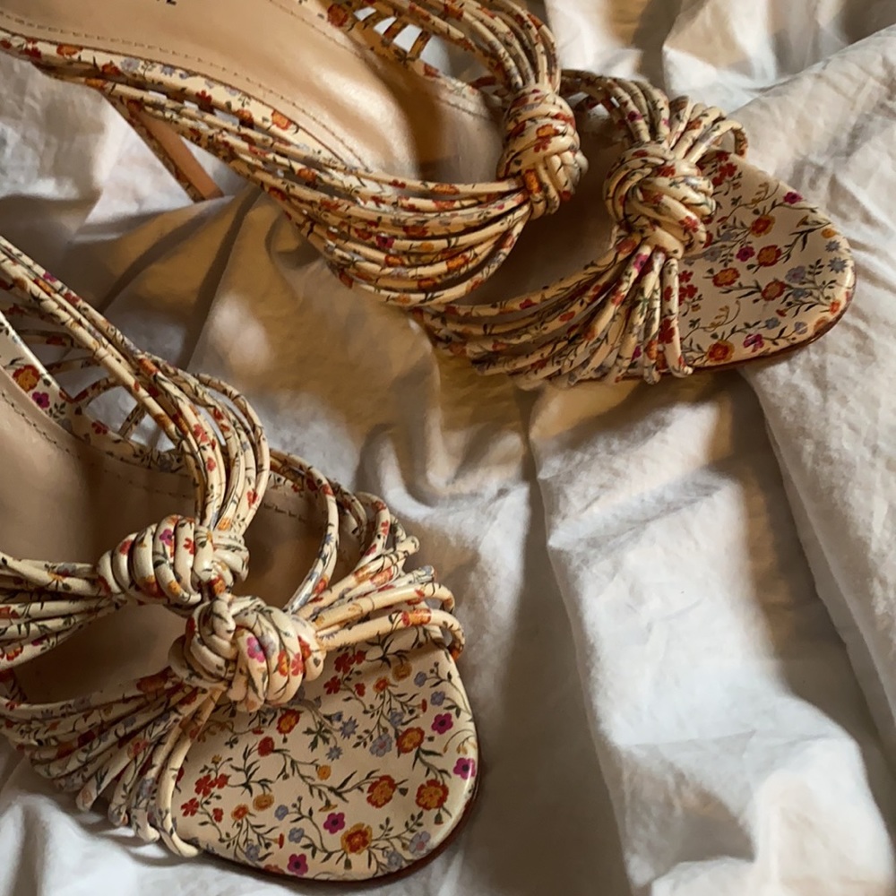 Schutz Floral Open Toe Knot High Heels Pumps - Picture 4 of 6